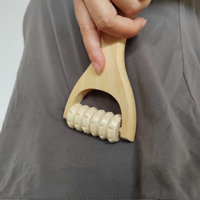 목재 얼굴 롤러 얼굴 풀 나무 나무 마사저 트렌딩 제품 뷰티 도구 여자 얼굴 피부 마사지