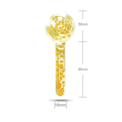 얼굴 마사지 를 위해 냉각 구구 와 로 카비아르 에센스 의 신선 한 느낌 을 경험 하십시오