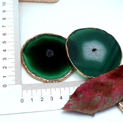 타원형 닦은 천연 크리스탈 아가트 슬라이스 금 림 마스코트 테마와 함께 아가트 코스터 타원형 모양 타원형 디자인 타원형