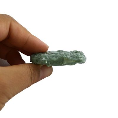 자이드 에메랄드 불멸의 보디사트바 드래곤 사슬 목걸이 장식품 지역적 특징을 가진 중국 전통 조각상