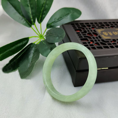 지역 특징 천연 보석 녹색 시우안 자이드 팔찌 패션 부티크 보석 여자 팔찌