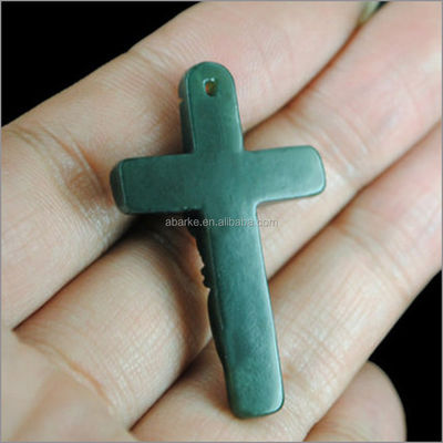 천연 녹색 헤티안 재디 Pendant 조각 예수 그리스도 십자가 Pendant 목걸이 패션 보석 남성 및 여성 패션