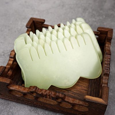 맞춤형 로고 M 모양 Jade Gua Sha 돌 머리 마사저 머리의 건강 관리 및 미용실 두피 마사지