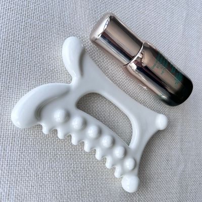 우리의 세라믹 구아샤 스크래핑 마사지 도구 의료 개인 관리 스타일로 림프절 배수기의 이점을 경험하십시오.