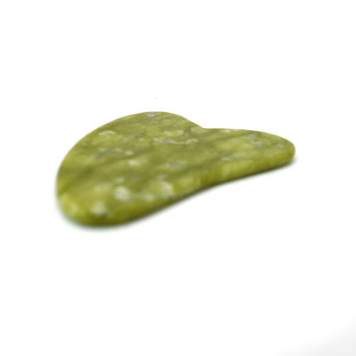 녹색 7.6cm*5.5cm*0.2cm Xiuyan Jade 심장 모양 얼굴 Jade Guasha 마사지 보드