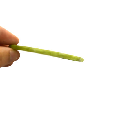 녹색 7.6cm*5.5cm*0.2cm Xiuyan Jade 심장 모양 얼굴 Jade Guasha 마사지 보드