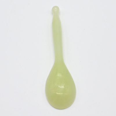 몸 관리 Xiuyan Jade Gua Sha 마사지 도구 건강과 웰빙을위한 녹색?? 가 모양의 Guasha Scarping 도구