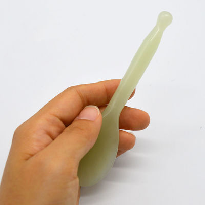 몸 관리 Xiuyan Jade Gua Sha 마사지 도구 건강과 웰빙을위한 녹색?? 가 모양의 Guasha Scarping 도구